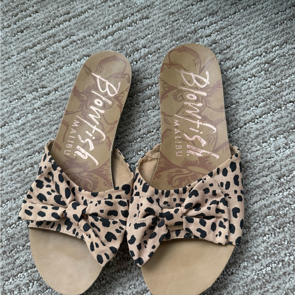 Blowfish Tan and Black Bow Sandals